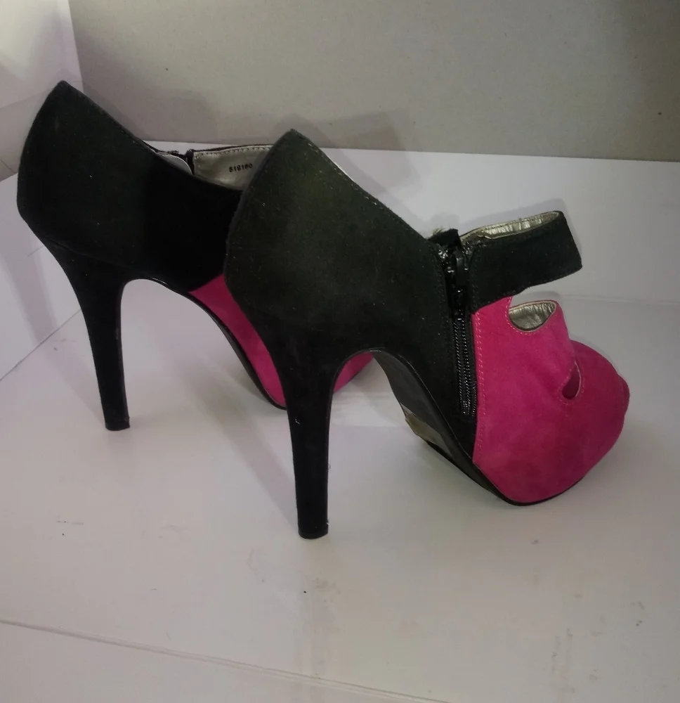 Charlotte Russe Womens Black and Pink Suede